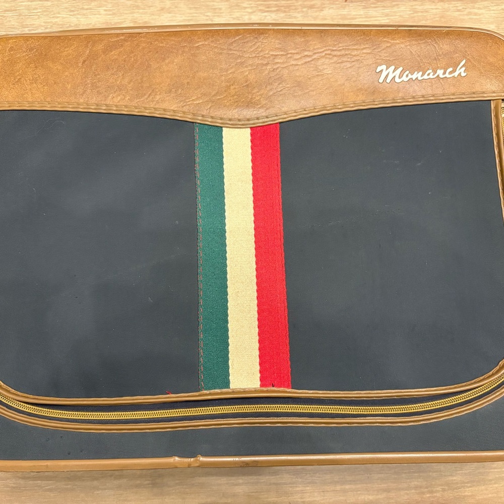 Rare Vintage Monarch Suitcase!!